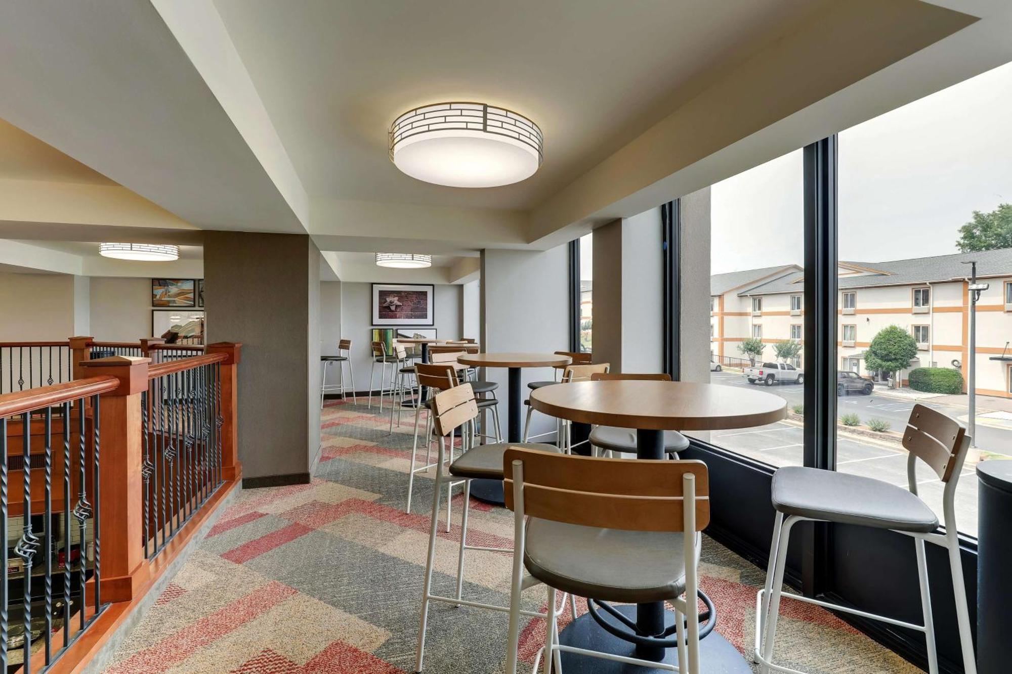 Drury Inn & Suites Birmingham Lakeshore Drive Esterno foto