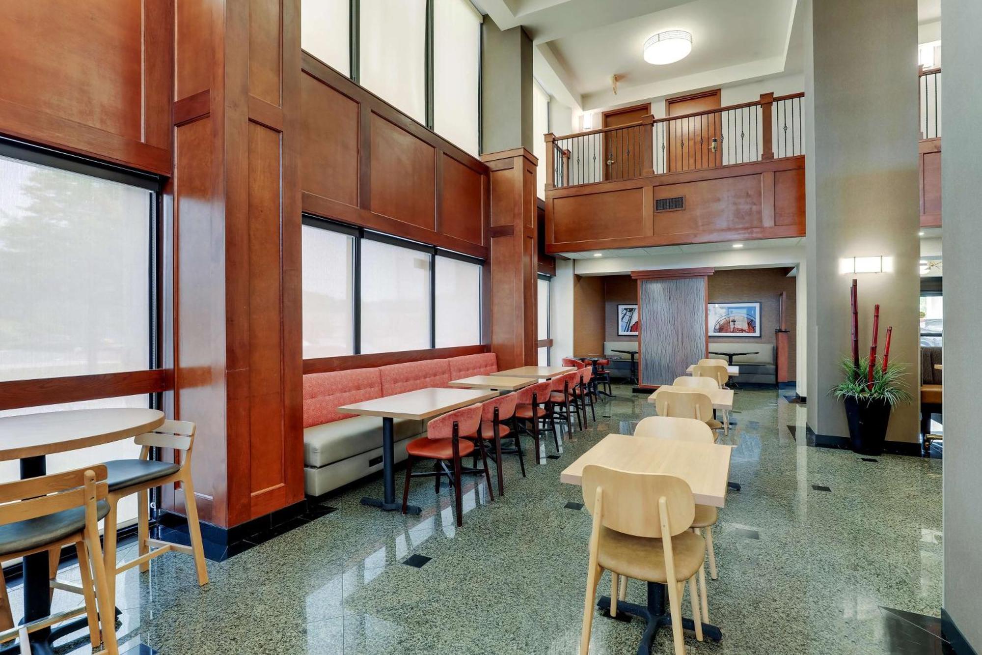 Drury Inn & Suites Birmingham Lakeshore Drive Esterno foto