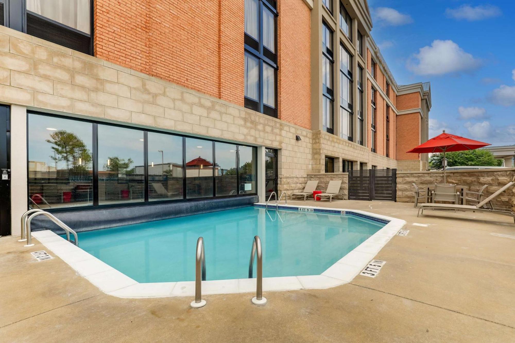 Drury Inn & Suites Birmingham Lakeshore Drive Esterno foto