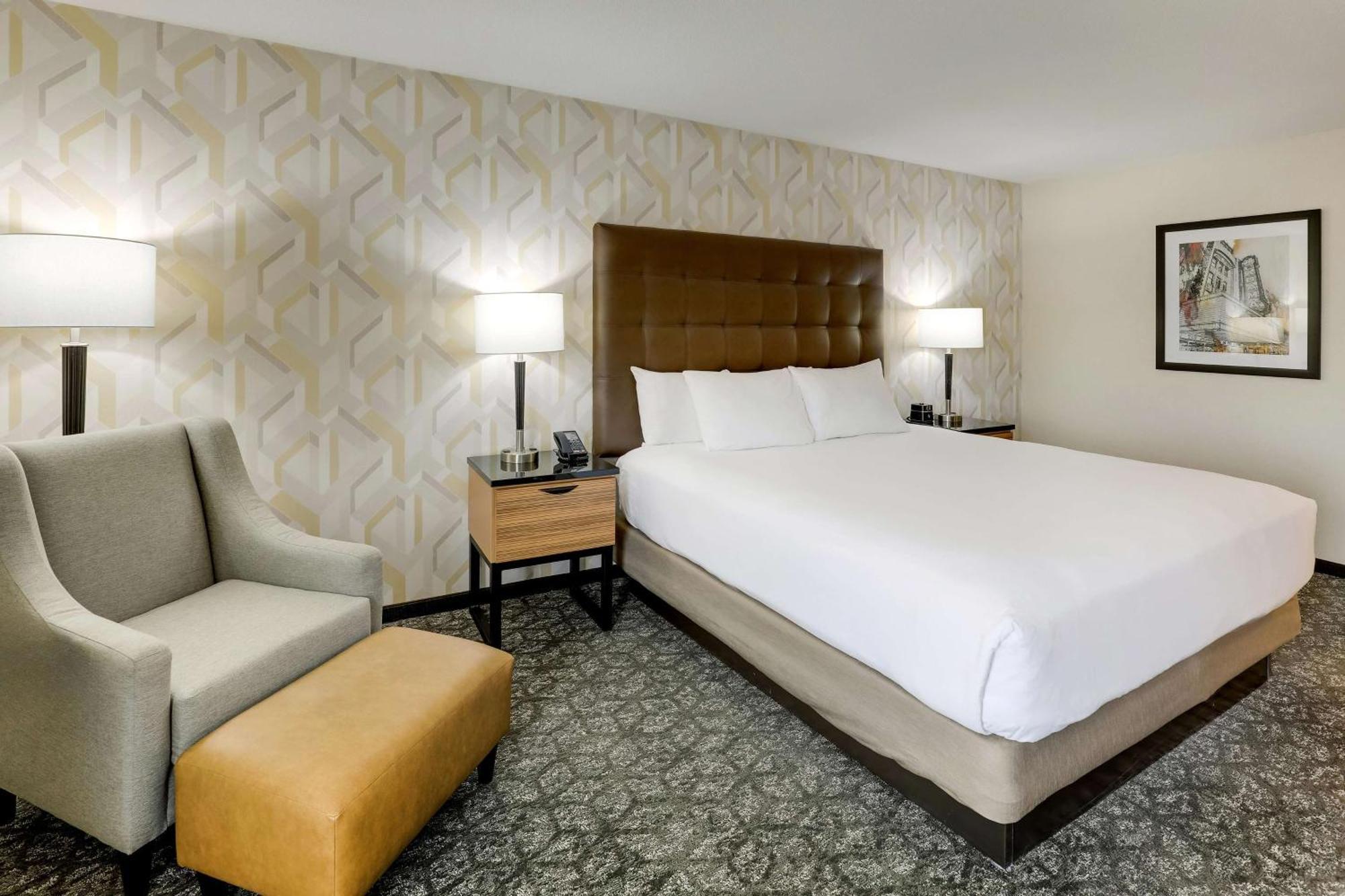 Drury Inn & Suites Birmingham Lakeshore Drive Esterno foto