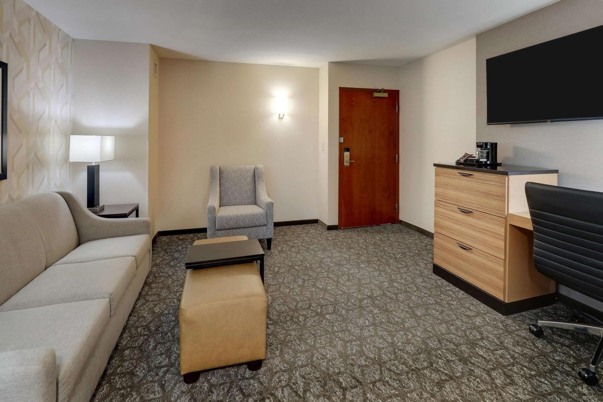 Drury Inn & Suites Birmingham Lakeshore Drive Esterno foto