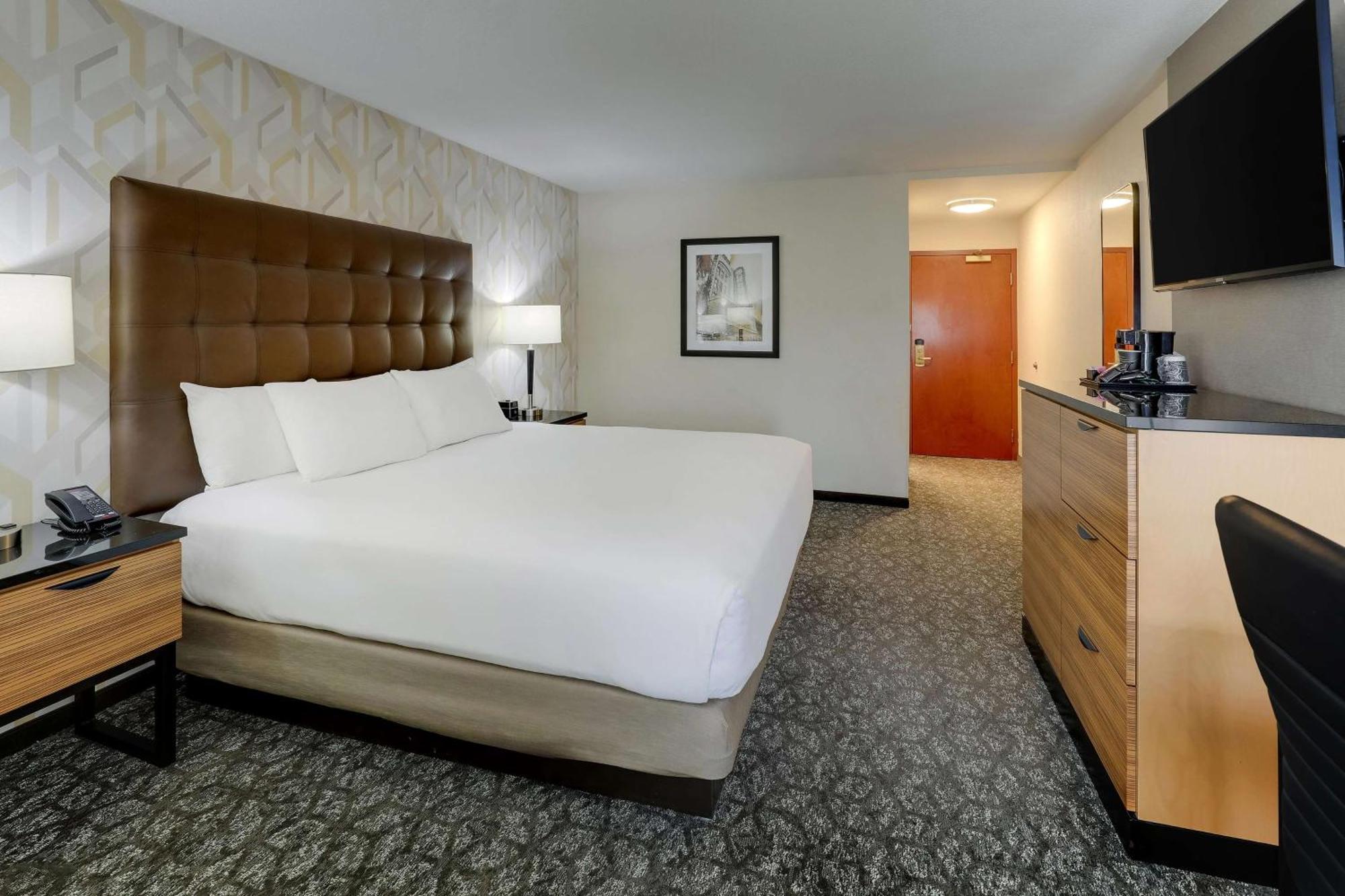 Drury Inn & Suites Birmingham Lakeshore Drive Esterno foto