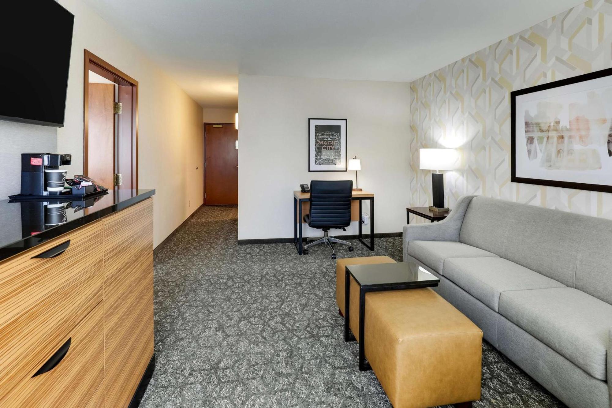 Drury Inn & Suites Birmingham Lakeshore Drive Esterno foto