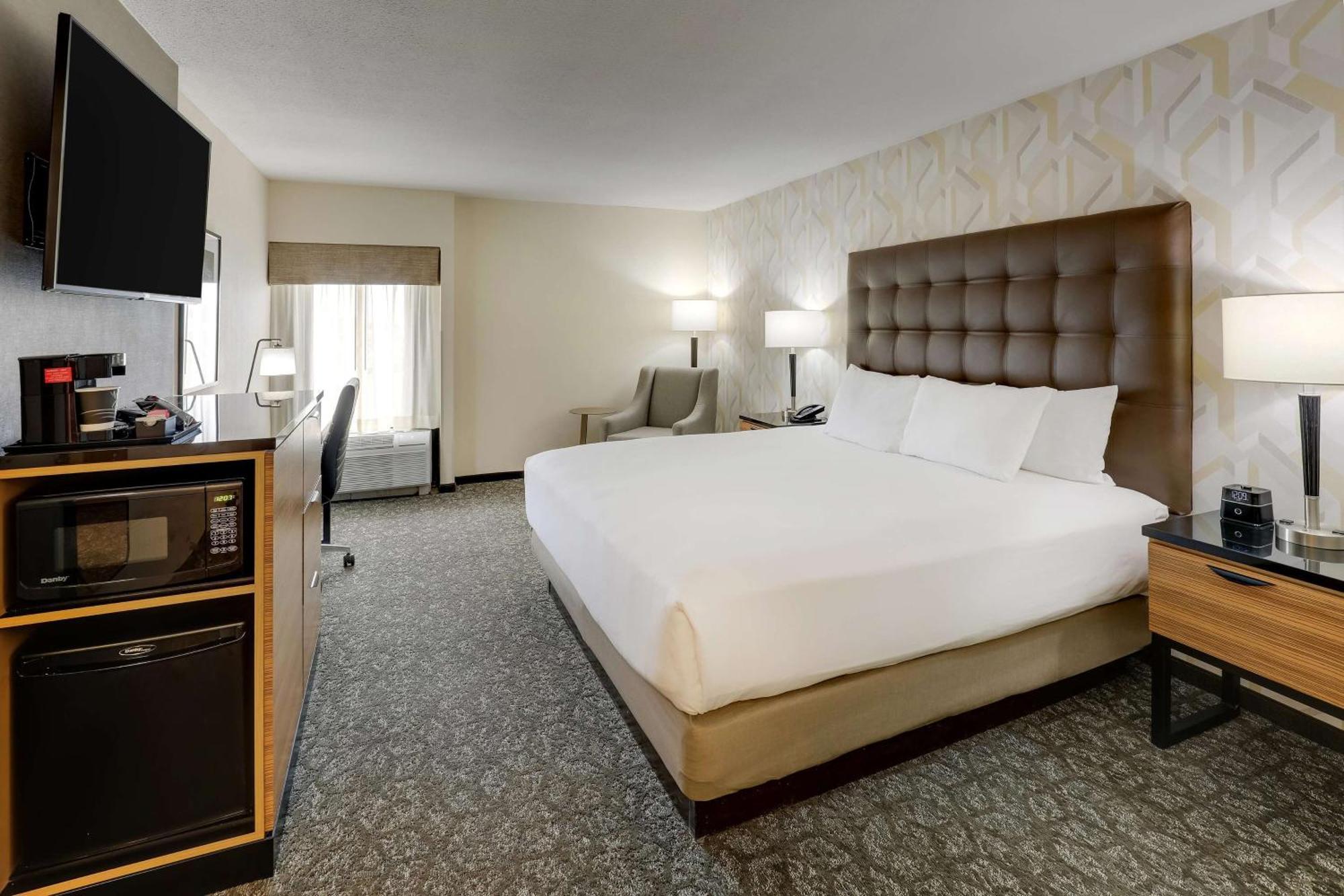 Drury Inn & Suites Birmingham Lakeshore Drive Esterno foto