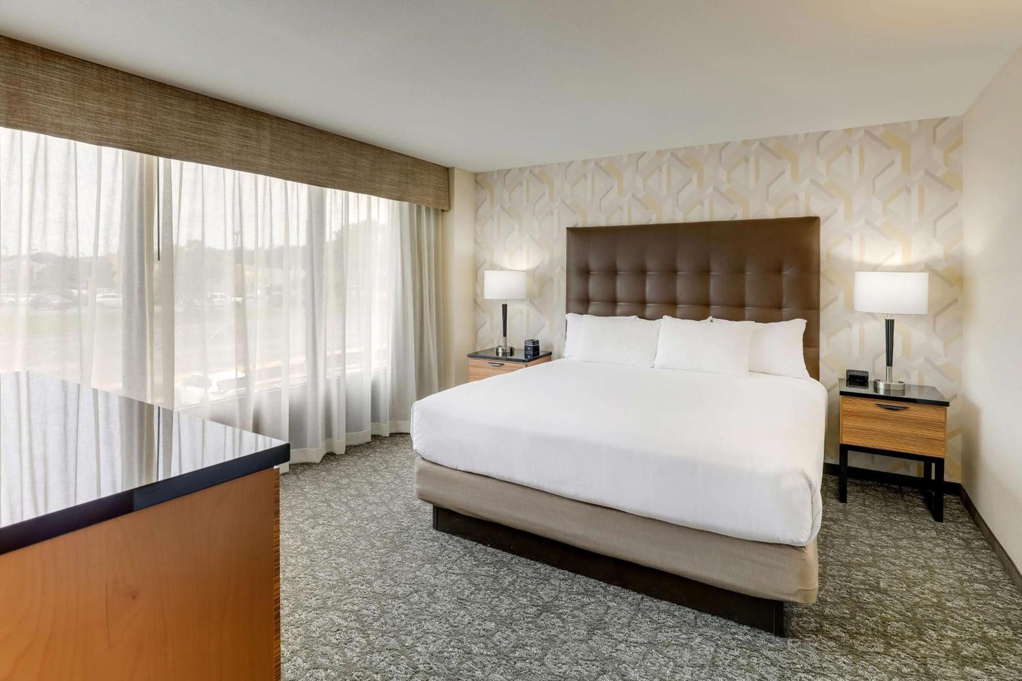 Drury Inn & Suites Birmingham Lakeshore Drive Esterno foto