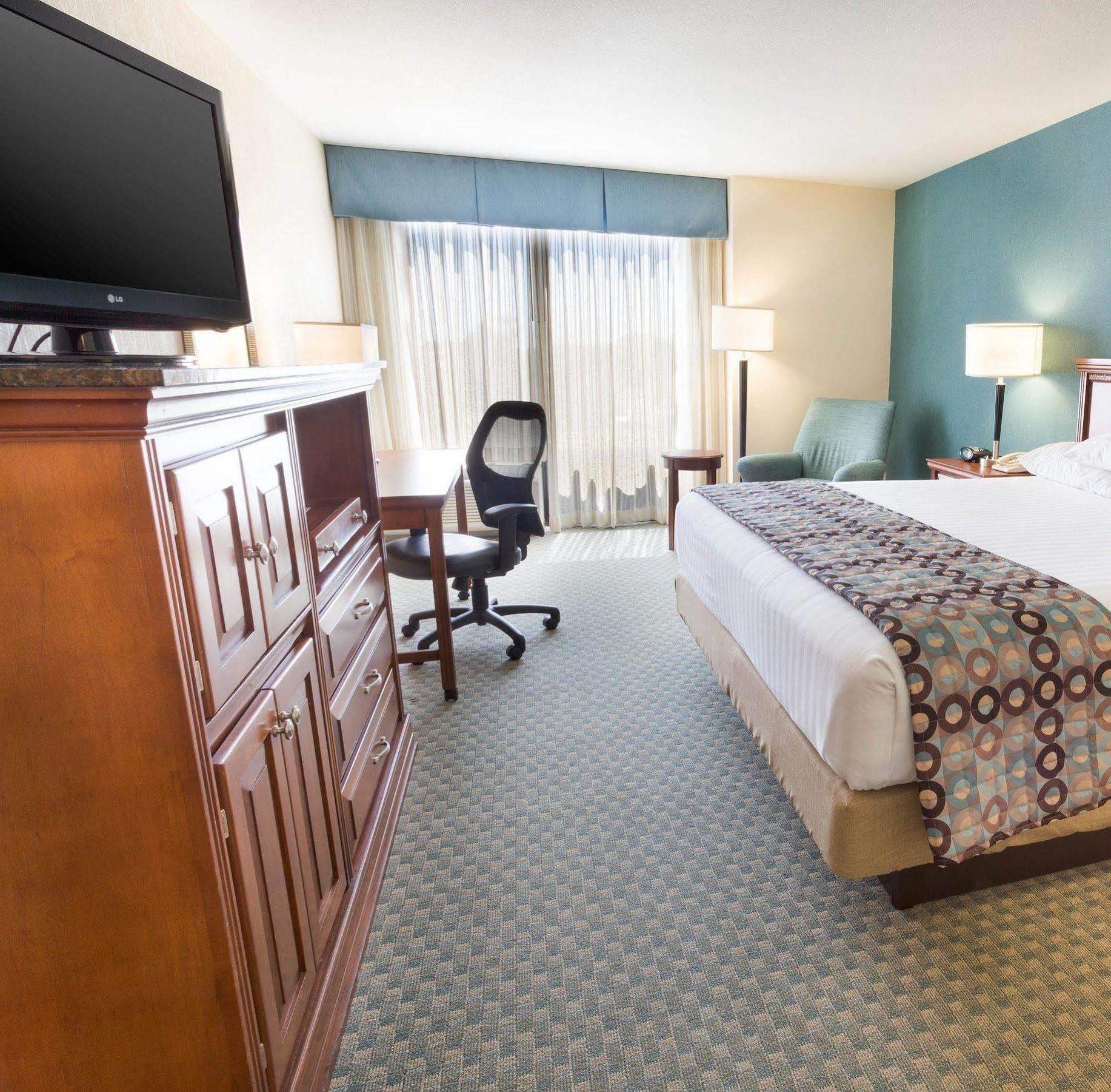 Drury Inn & Suites Birmingham Lakeshore Drive Esterno foto